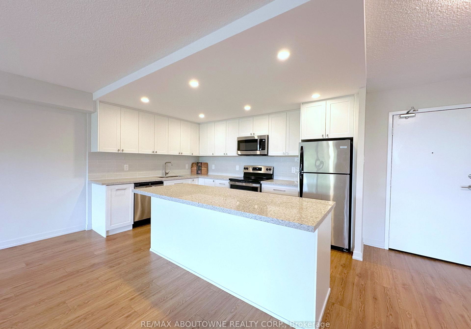 165-la-rose-avenue-toronto-etobicoke-ontario-w13660858