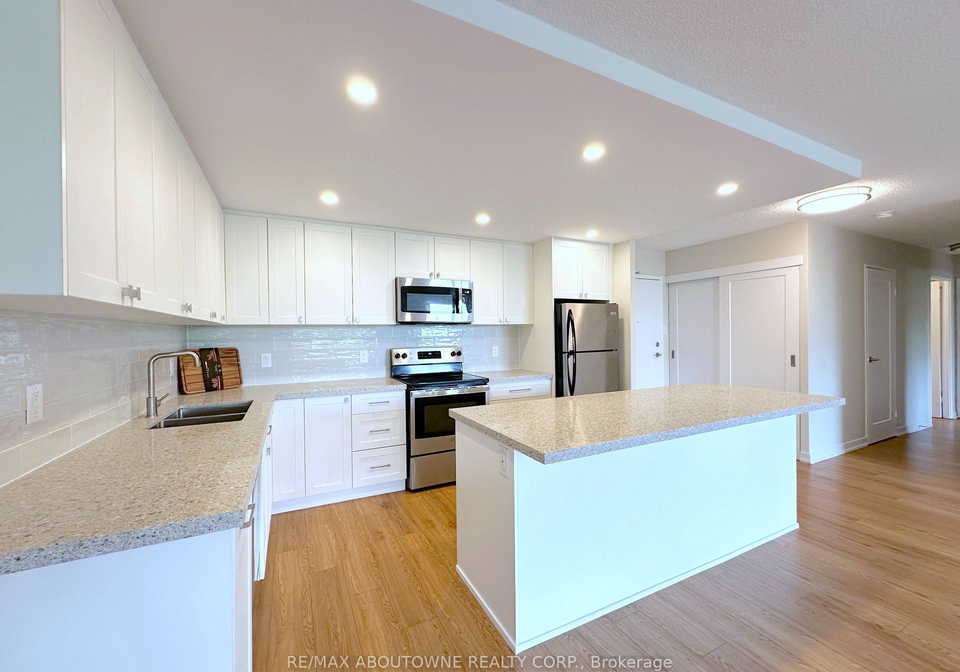 165-la-rose-avenue-toronto-etobicoke-ontario-w13660858