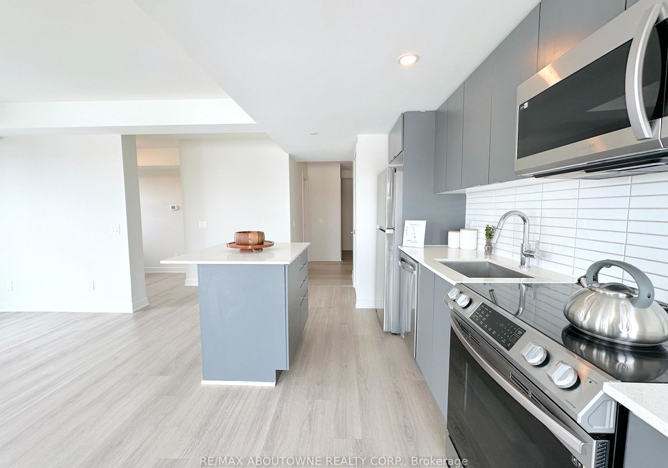 3385-dundas-street-w-toronto-toronto-ontario-w13660892