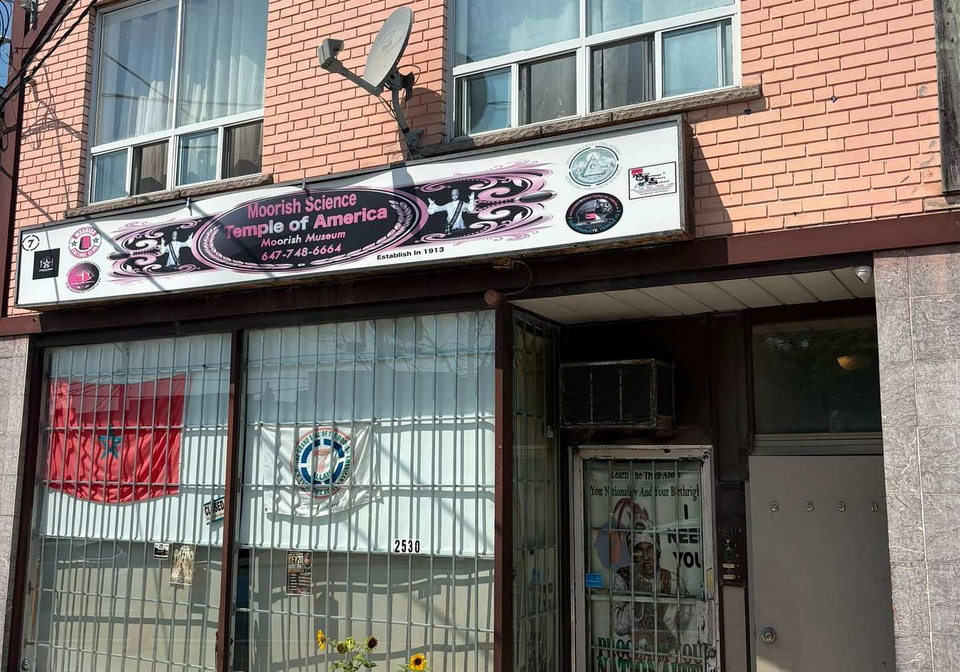 2530-eglinton-avenue-w-toronto-north-york-ontario-w13661264