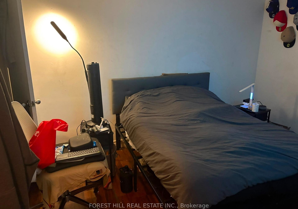 2530-eglinton-avenue-w-toronto-north-york-ontario-w13661264