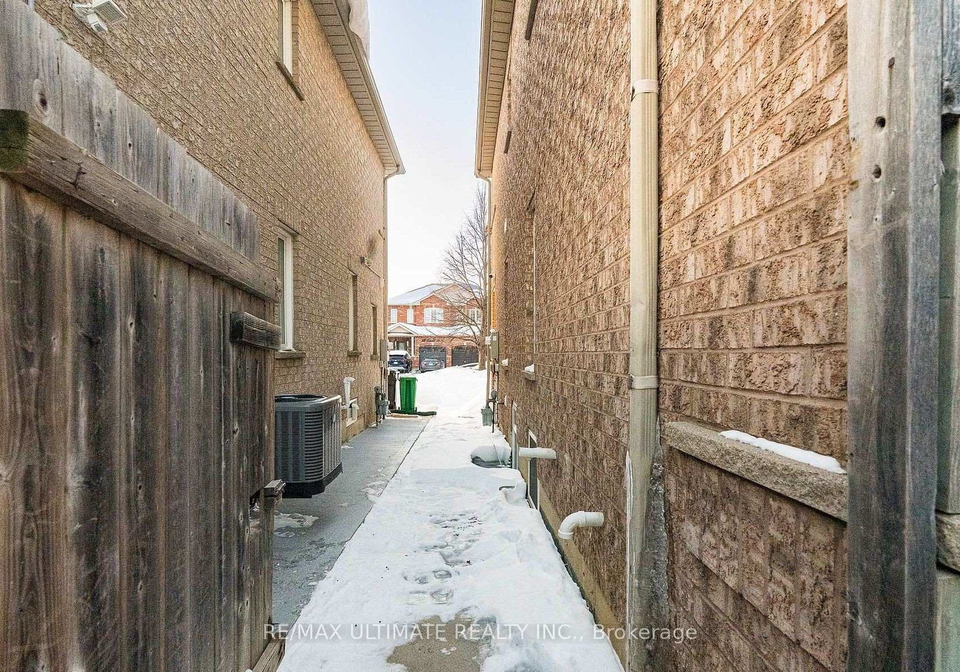 21-sewells-basement-lane-brampton-ontario-w13661278