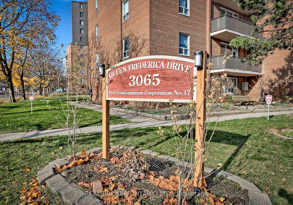 3065-queen-frederica-drive-mississauga-ontario-w13661360