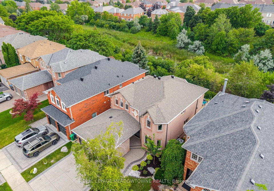6878-summer-heights-drive-mississauga-ontario-w13661790
