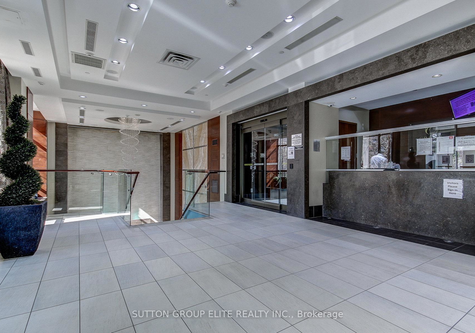 310-burnhamthorpe-road-w-mississauga-ontario-w13661872