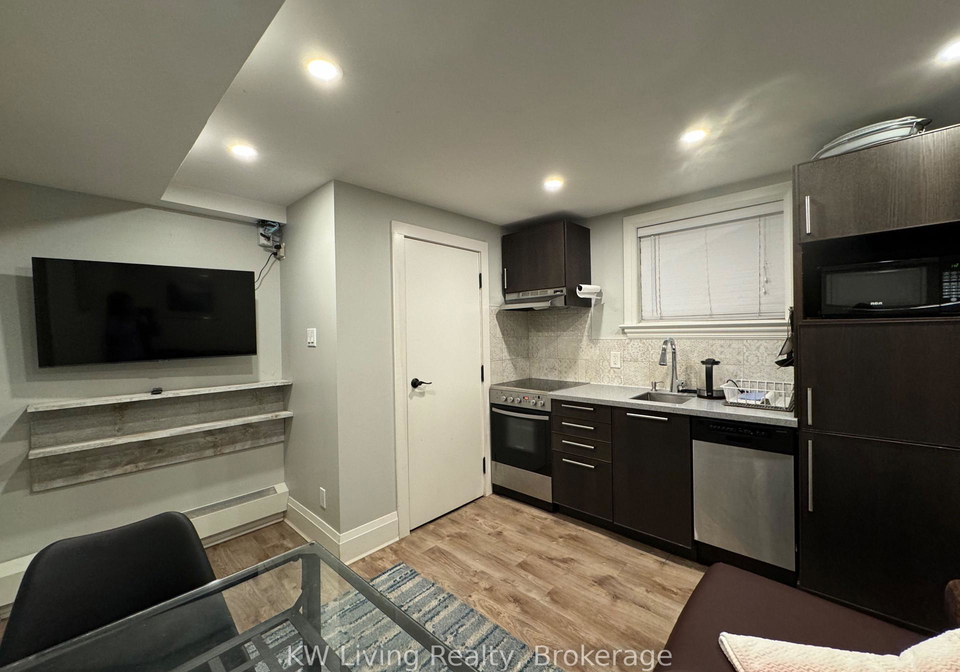 55b-long-branch-avenue-toronto-etobicoke-ontario-w13661912