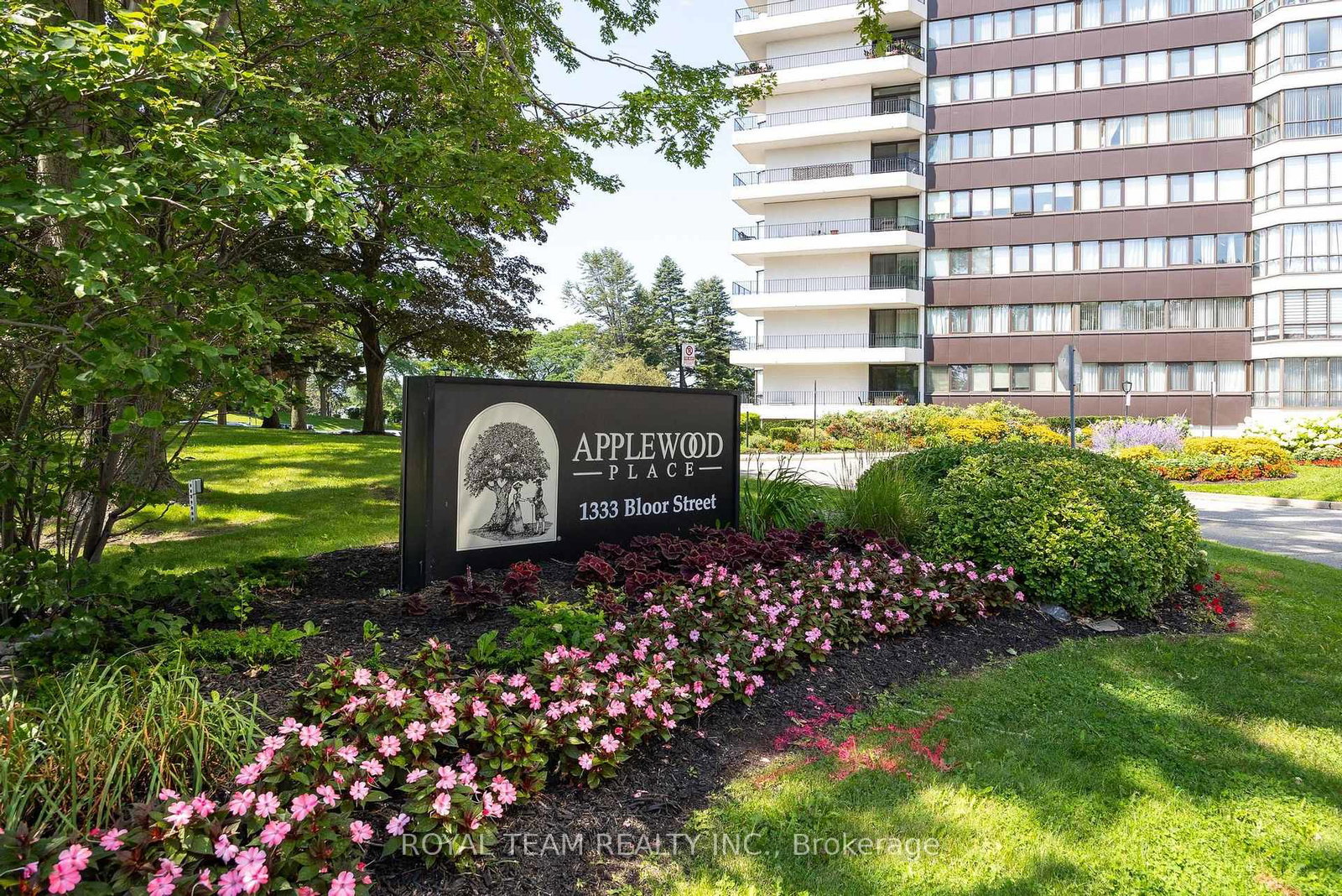1333-bloor-street-mississauga-ontario-w13662016