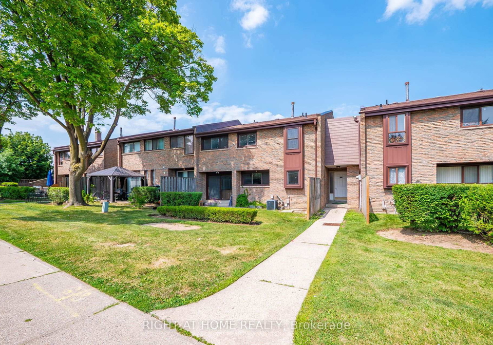 260woodchester-drive-mississauga-ontario-w13662132