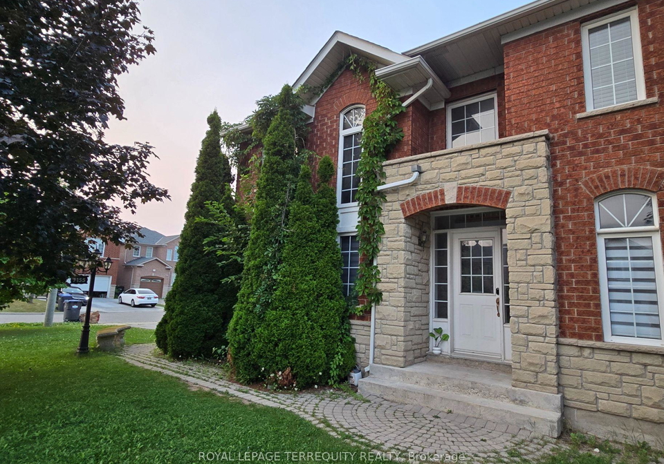 7155-lowville-heights-mississauga-ontario-w13662136