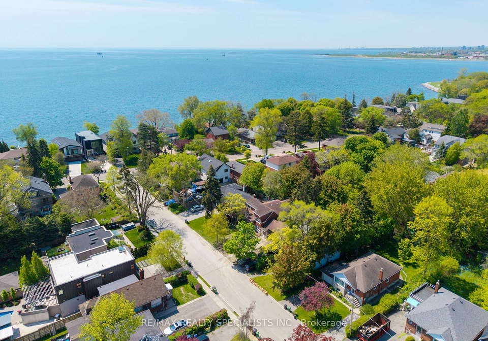 4-elton-crescent-toronto-etobicoke-ontario-w13662156