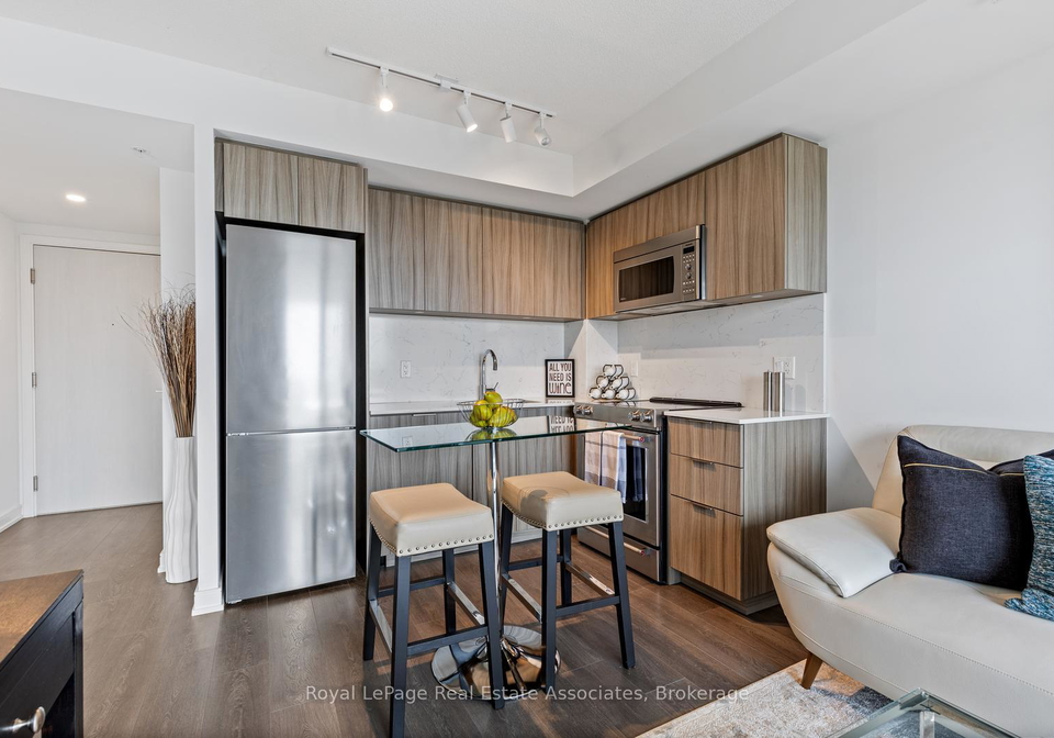 30-samuel-wood-way-toronto-etobicoke-ontario-w13662422