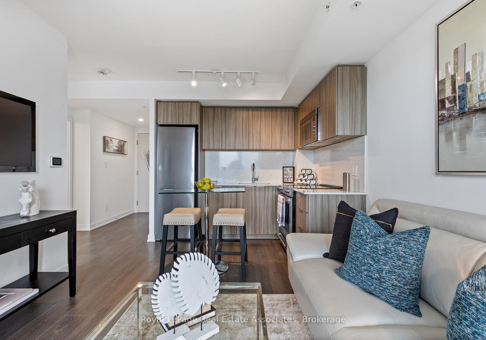 30-samuel-wood-way-toronto-etobicoke-ontario-w13662422