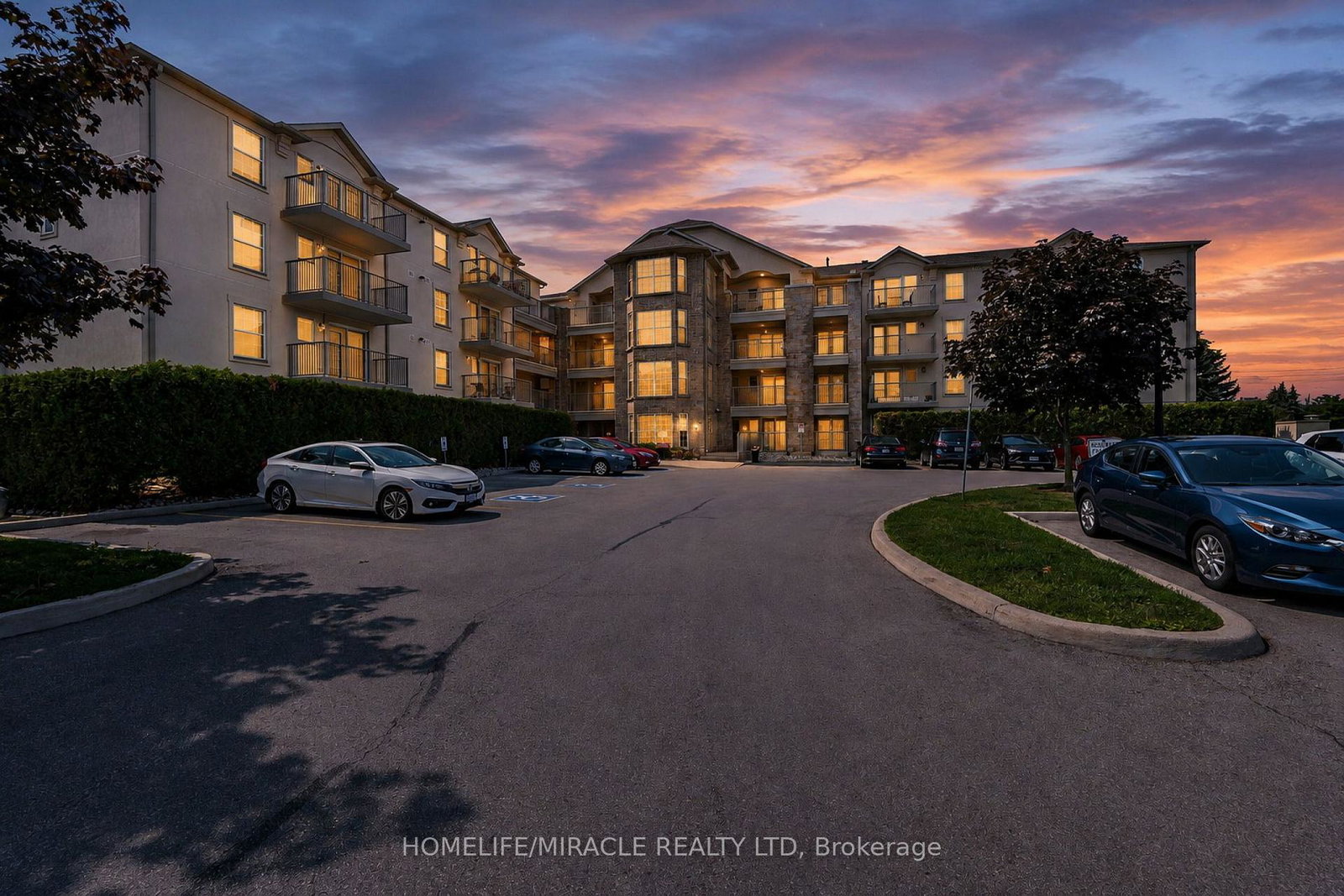 1490-bishops-gate-oakville-ontario-w13662440