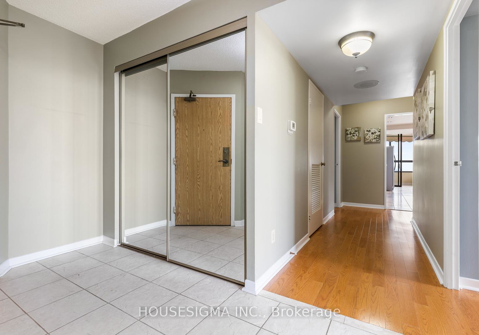 1300-bloor-street-mississauga-ontario-w13662466