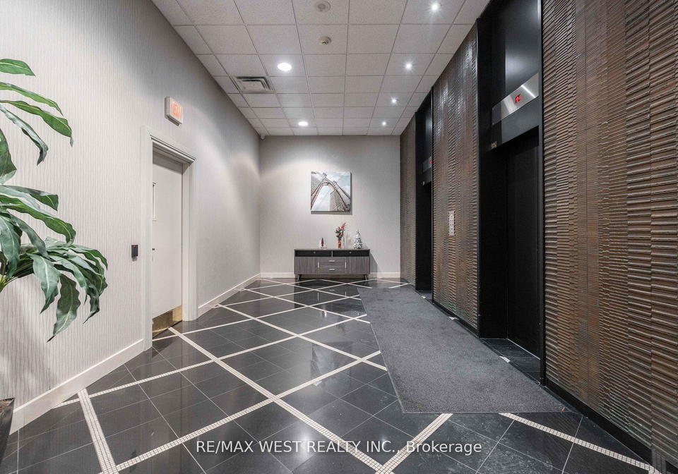 2737-keele-street-toronto-york-ontario-w13662524