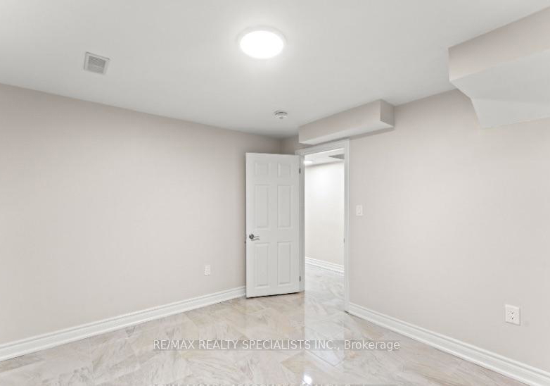 88-showboat-crescent-brampton-ontario-w13662784