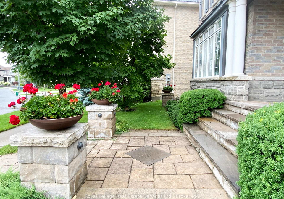 3385-liptay-avenue-oakville-ontario-w13662826