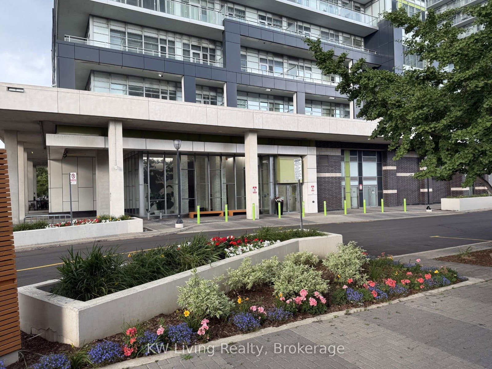 360-sw-square-one-drive-mississauga-ontario-w13662890