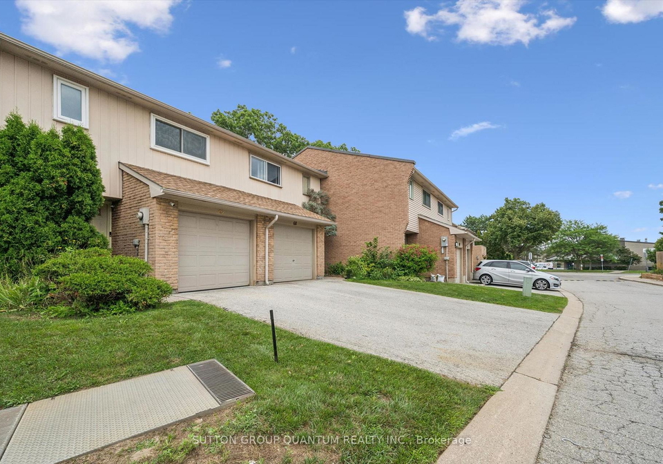 1558-lancaster-drive-oakville-ontario-w13662928