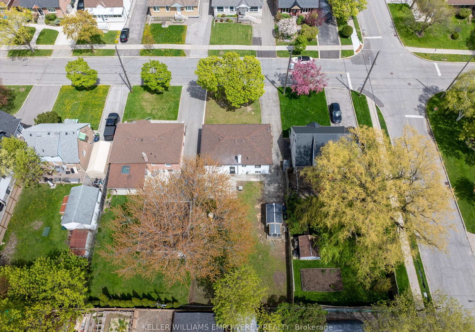 42-deerhurst-avenue-toronto-north-york-ontario-w13663200