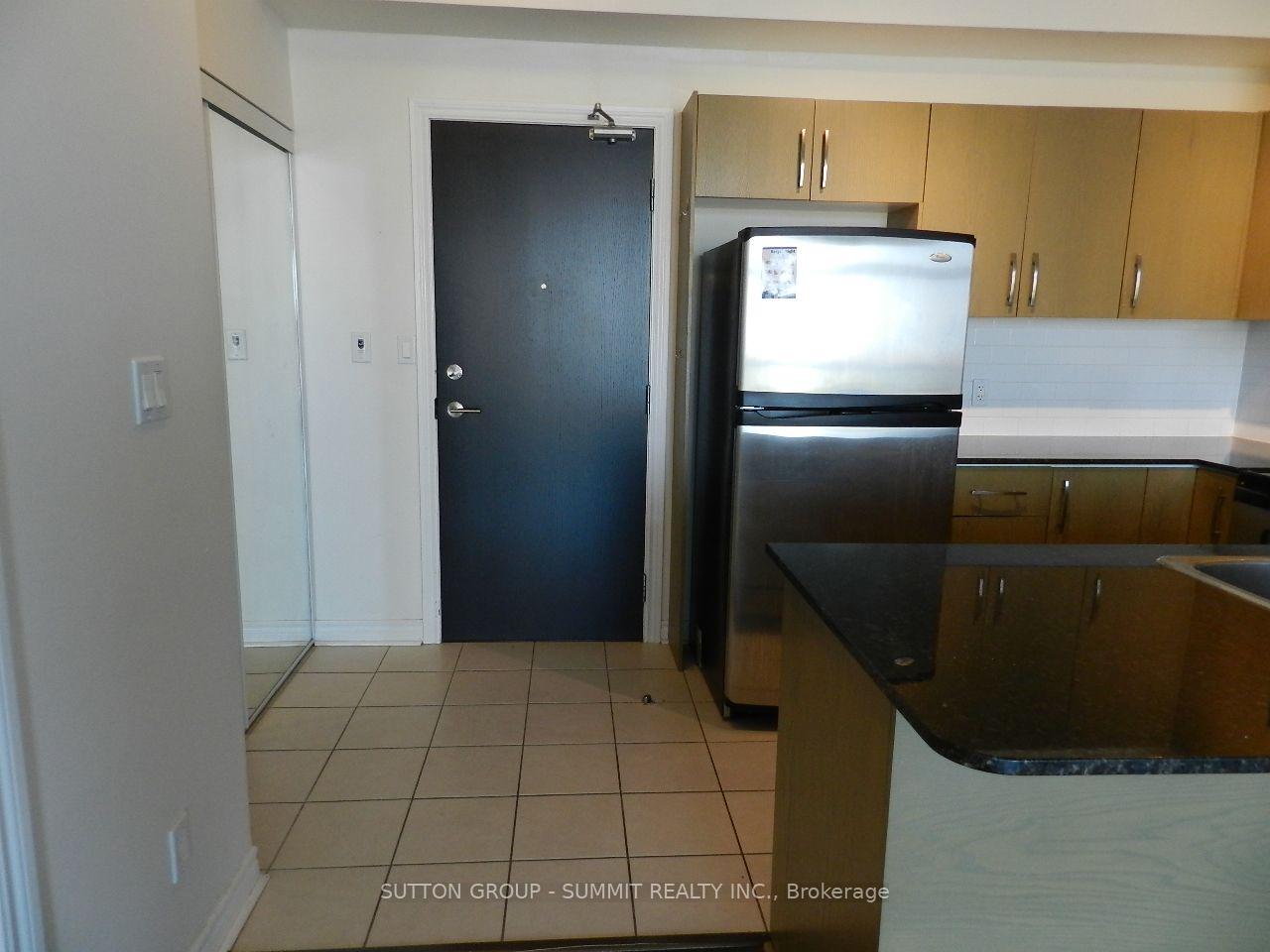 3504-hurontario-street-mississauga-ontario-w13663284