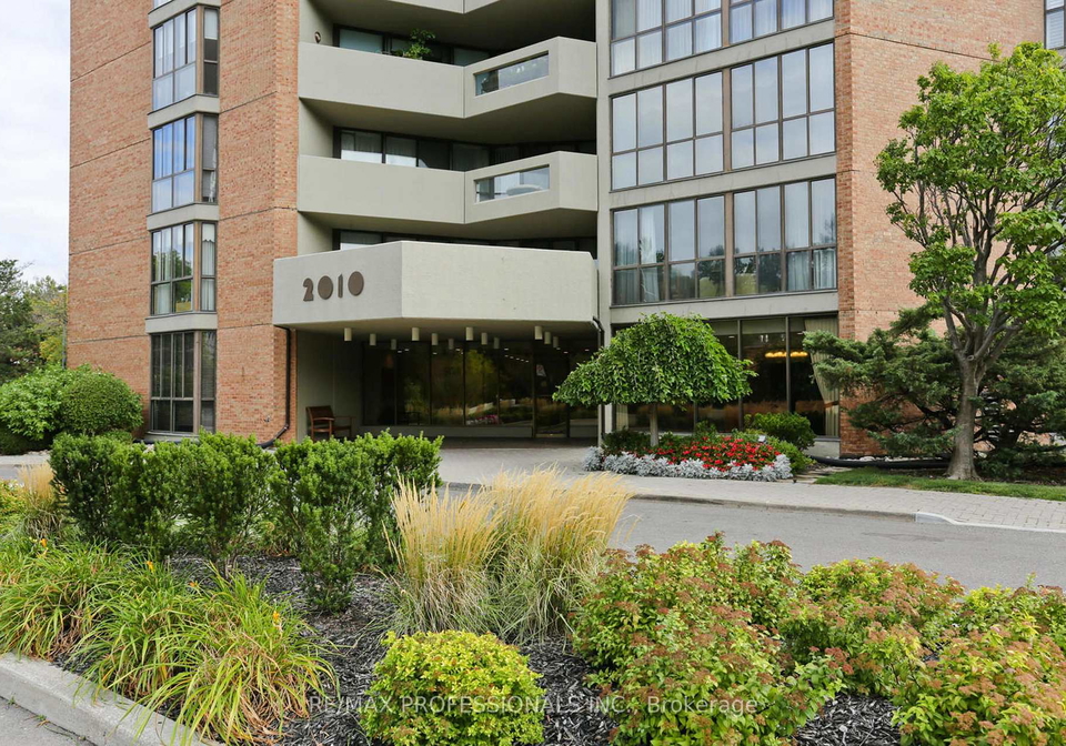 2010-islington-avenue-toronto-etobicoke-ontario-w13663330