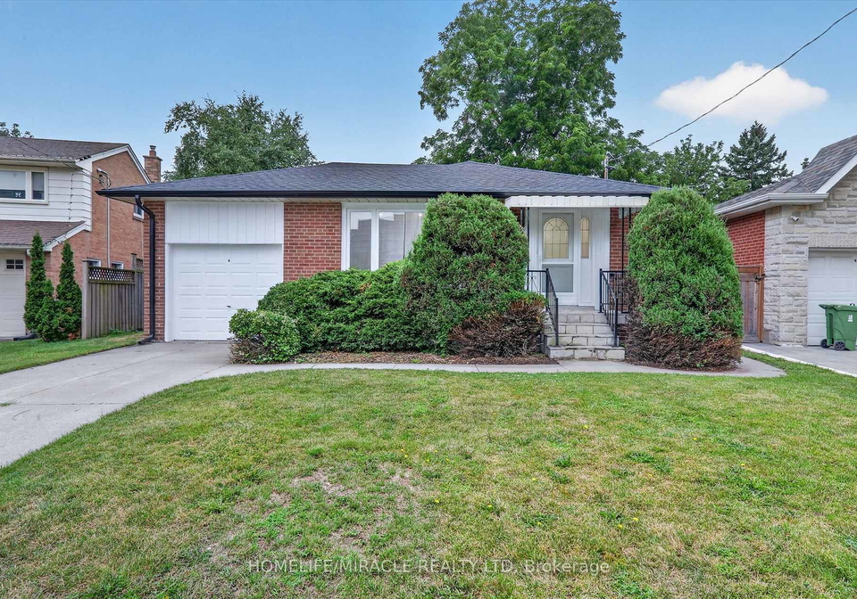 18-elderfield-crescent-toronto-etobicoke-ontario-w13663384