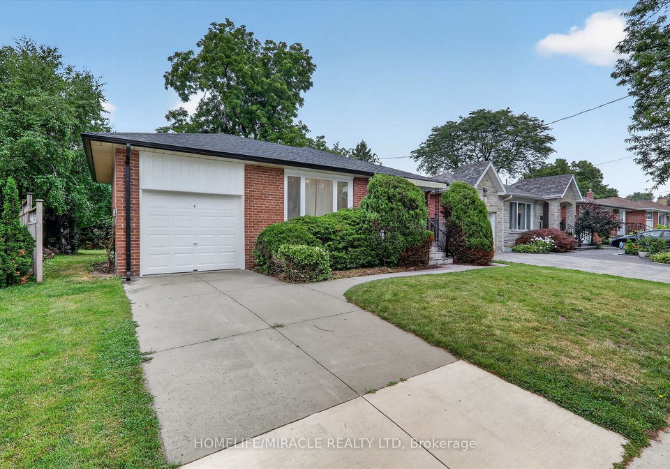 18-elderfield-crescent-toronto-etobicoke-ontario-w13663384
