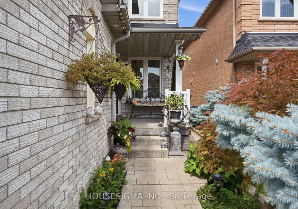 902-applecroft-circle-mississauga-ontario-w13663460