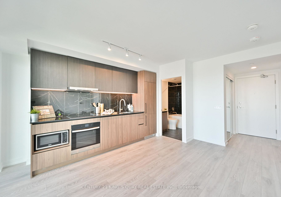 1100-sheppard-avenue-w-toronto-york-ontario-w13663476