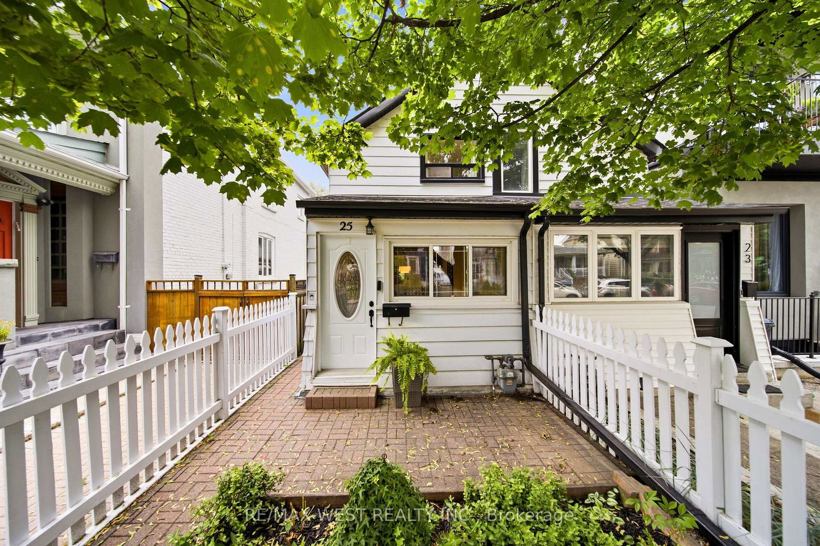 25-batavia-avenue-toronto-toronto-ontario-w13663660