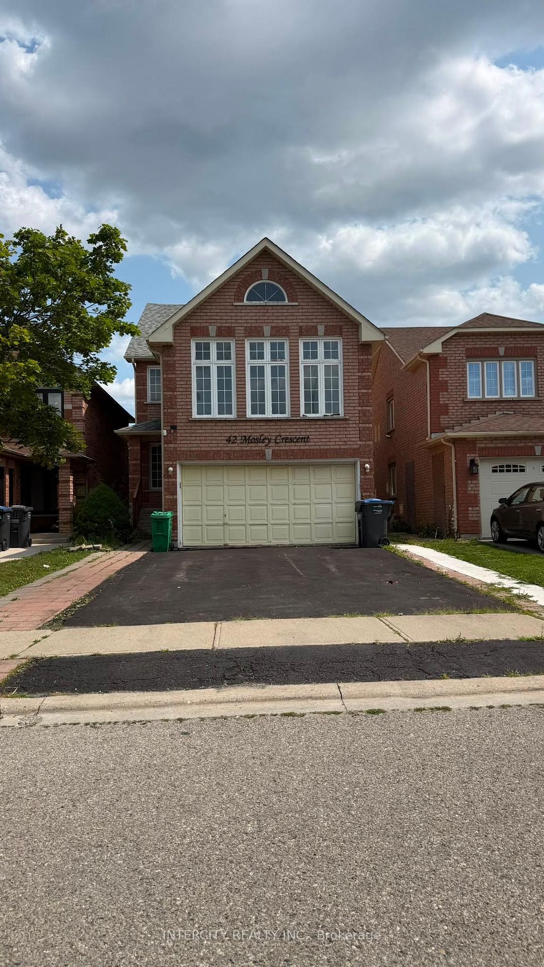 42-mosley-crescent-brampton-ontario-w13663702