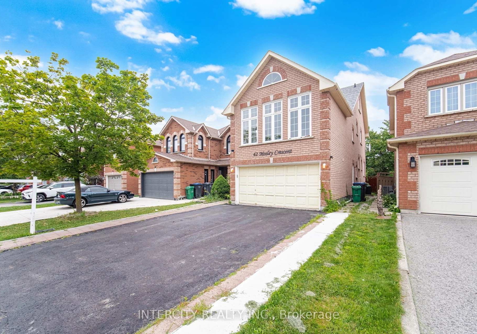 42-mosley-crescent-brampton-ontario-w13663702
