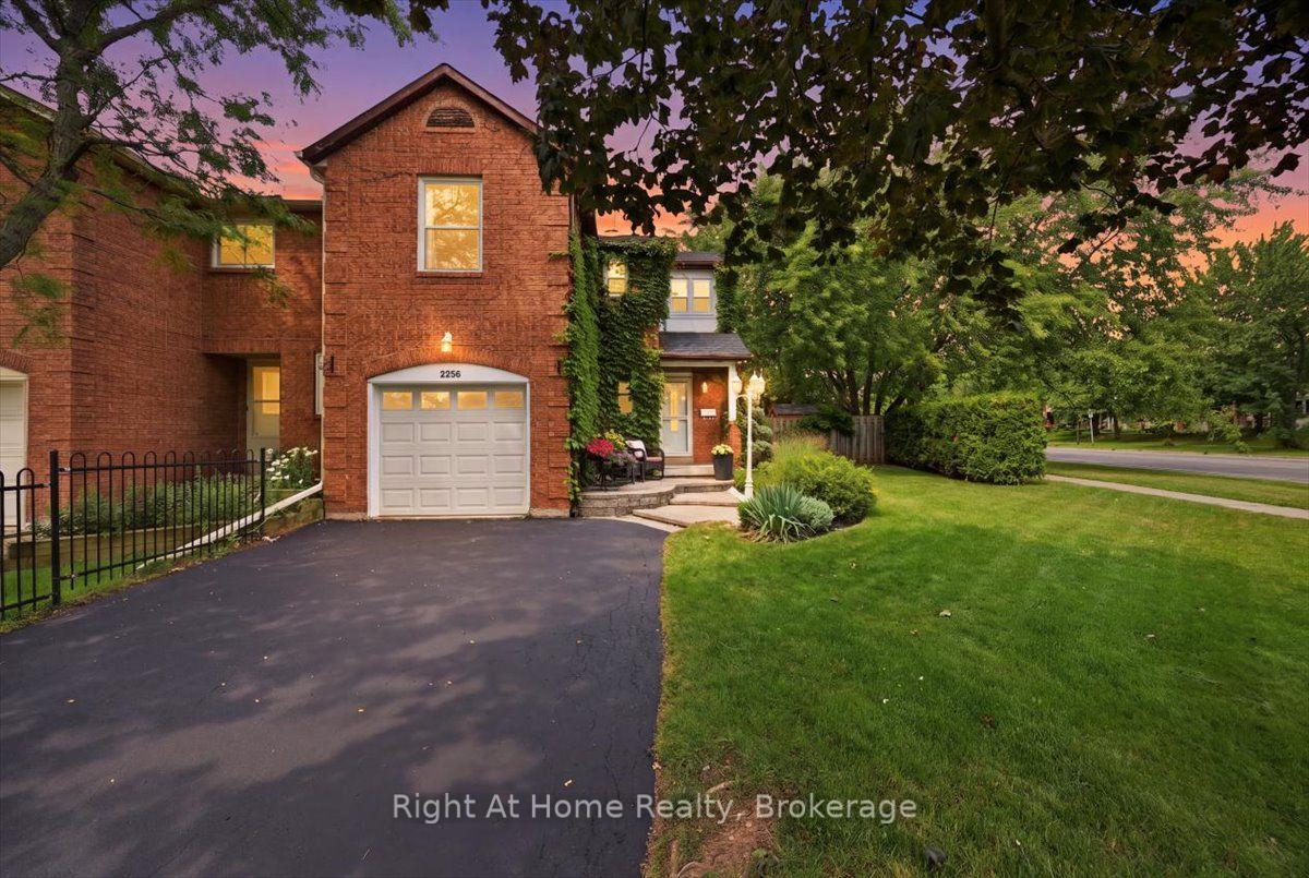 2256-munns-avenue-oakville-ontario-w13663752