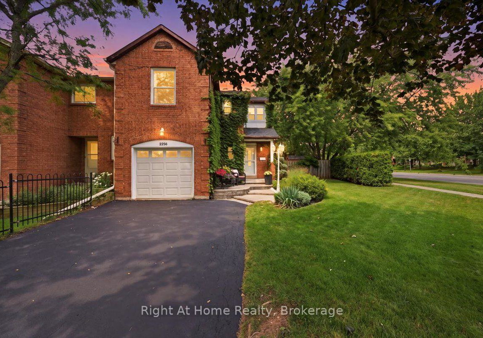 2256-munns-avenue-oakville-ontario-w13663752