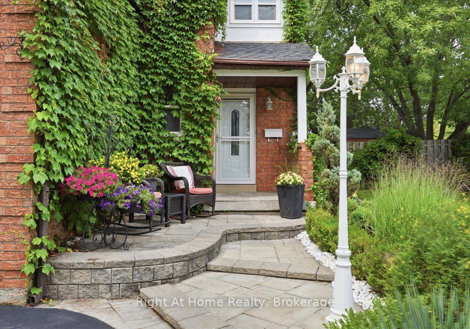 2256-munns-avenue-oakville-ontario-w13663752