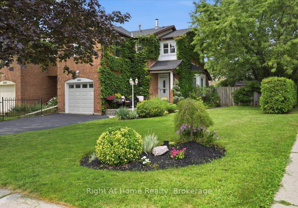 2256-munns-avenue-oakville-ontario-w13663752