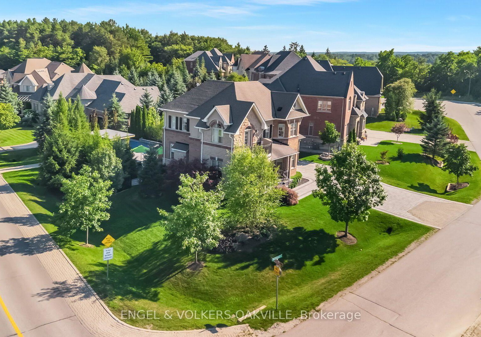 3-holdroyd-court-halton-hills-ontario-w13663856