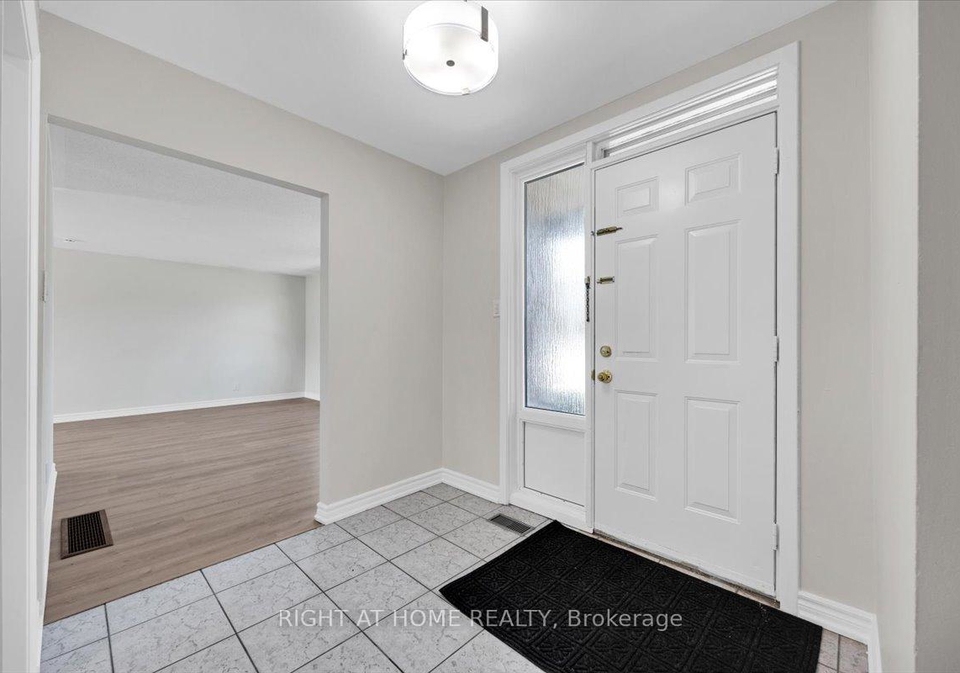 27-villata-gardens-toronto-york-ontario-w13663882