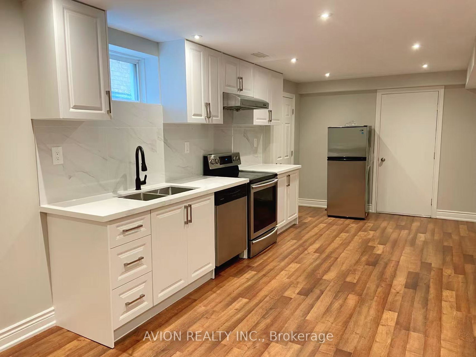2502-hertfordshire-way-oakville-ontario-w13663892