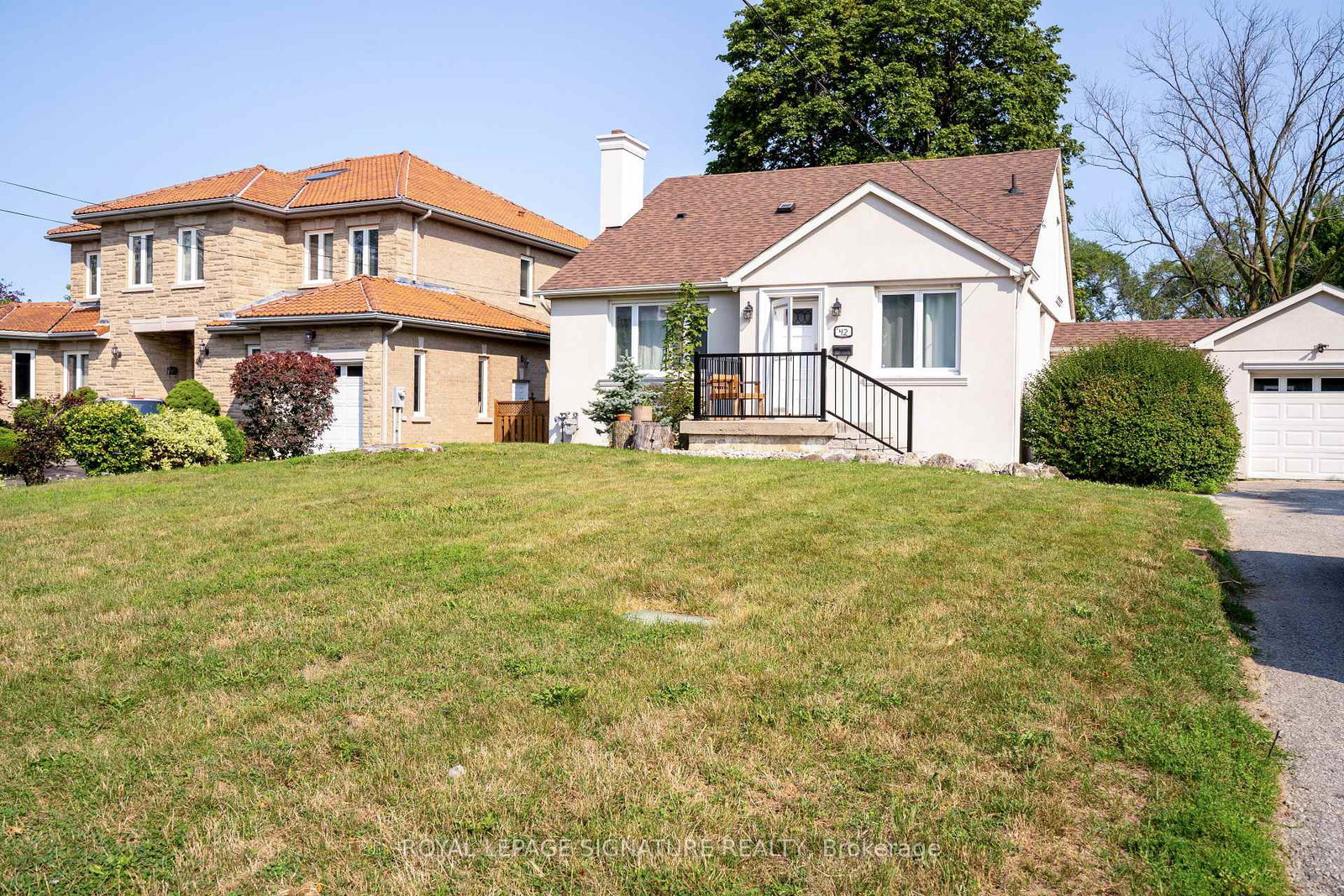 42-kingsview-boulevard-toronto-etobicoke-ontario-w13663912