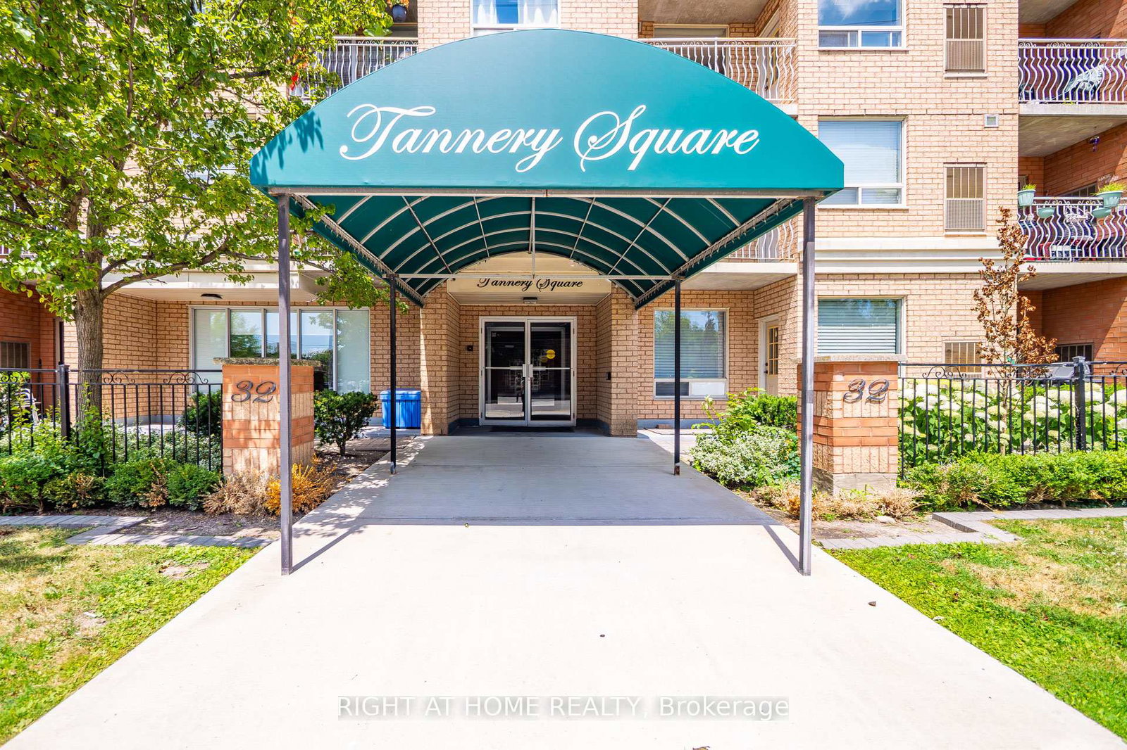 32-tannery-street-mississauga-ontario-w13664090