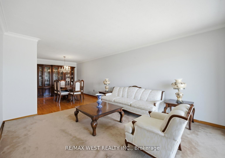 111-shoreham-drive-toronto-york-ontario-w13664186