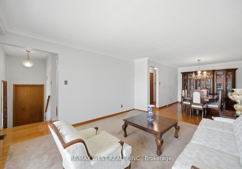 111-shoreham-drive-toronto-york-ontario-w13664186