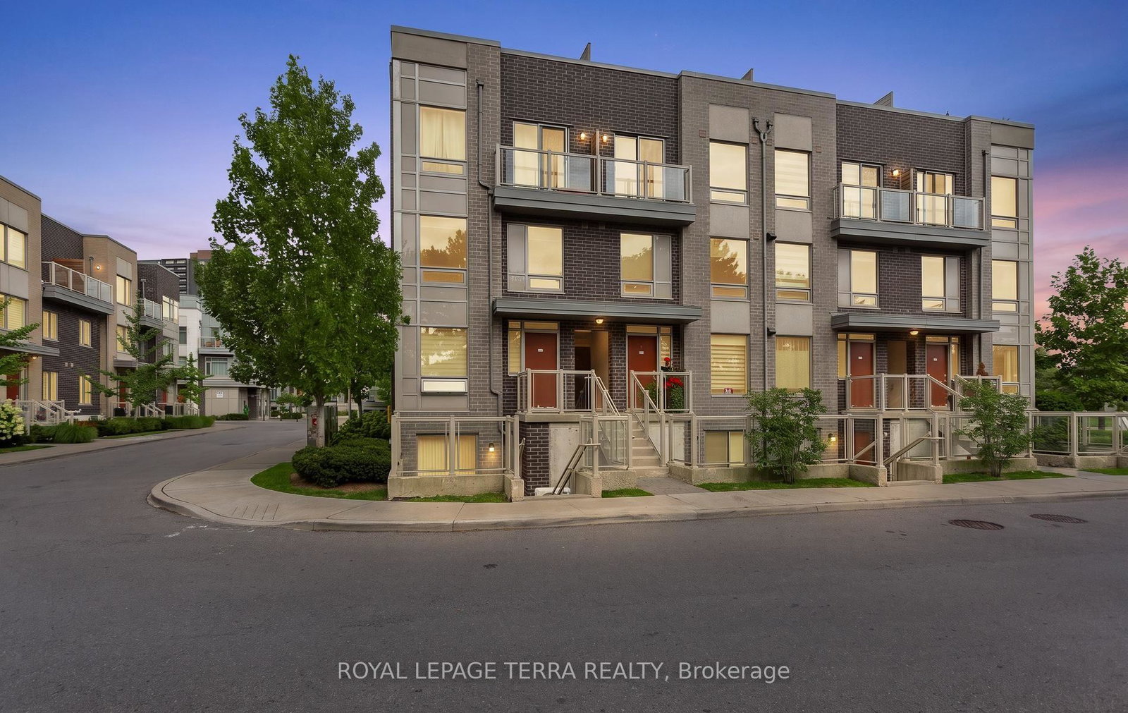 3-applewood-lane-toronto-etobicoke-ontario-w13664282
