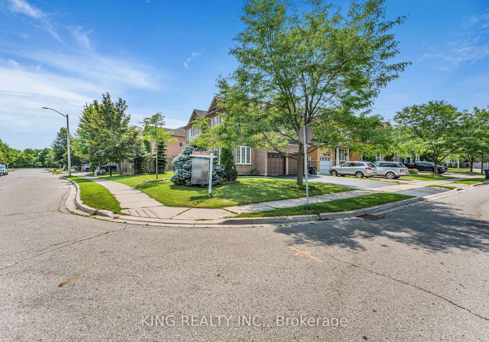 100-pantomine-boulevard-brampton-ontario-w13664366