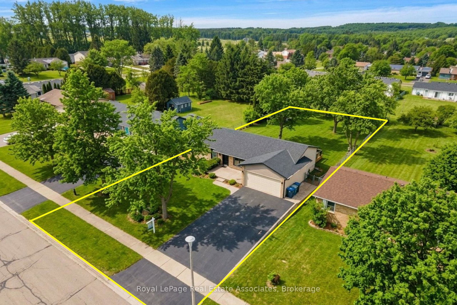 44-mcclellan-road-caledon-ontario-w13664368