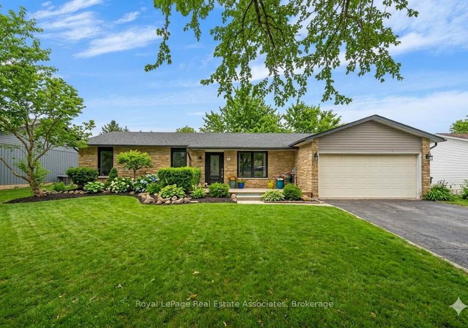 44-mcclellan-road-caledon-ontario-w13664368