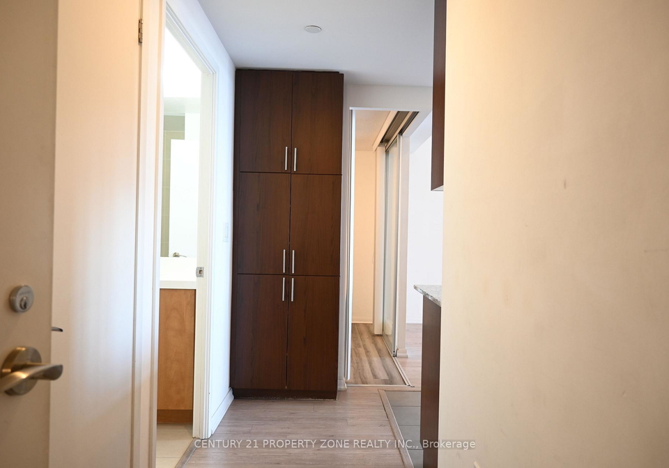 830-lawrence-avenue-toronto-north-york-ontario-w13664650