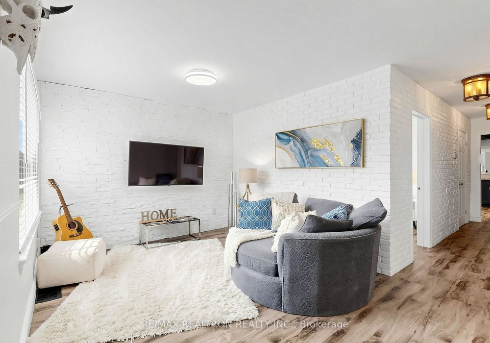 8-villa-road-toronto-etobicoke-ontario-w13664712